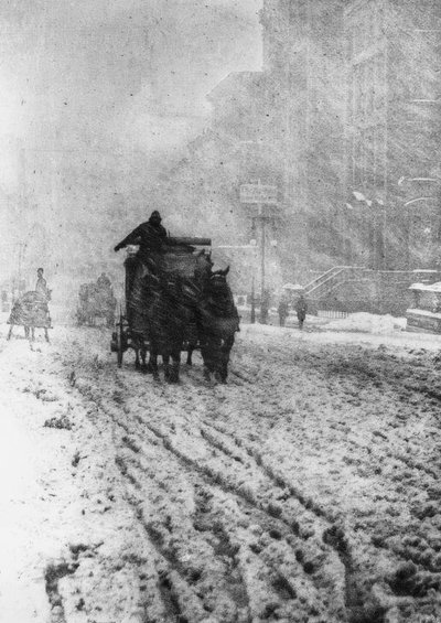 ニューヨーク、フィフスアベニュー-雪の大雪 作： Alfred Stieglitz